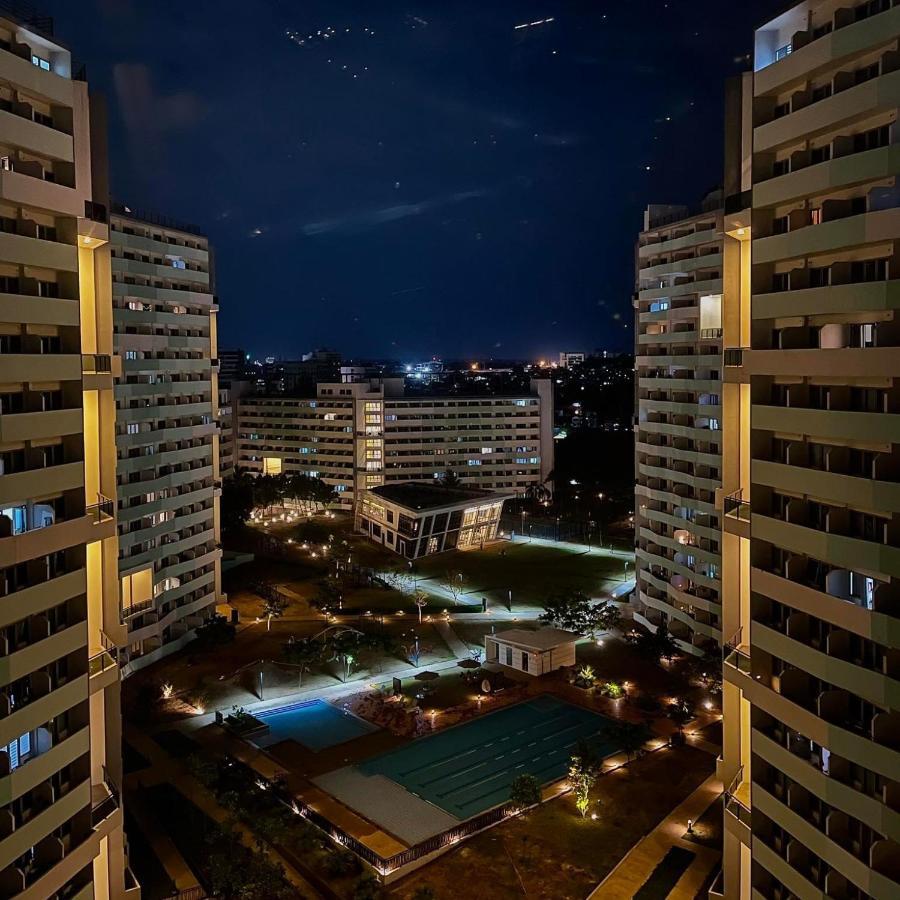 Acellyne'S Suites At The Residences At Commonwealth By Century 케손시티 외부 사진