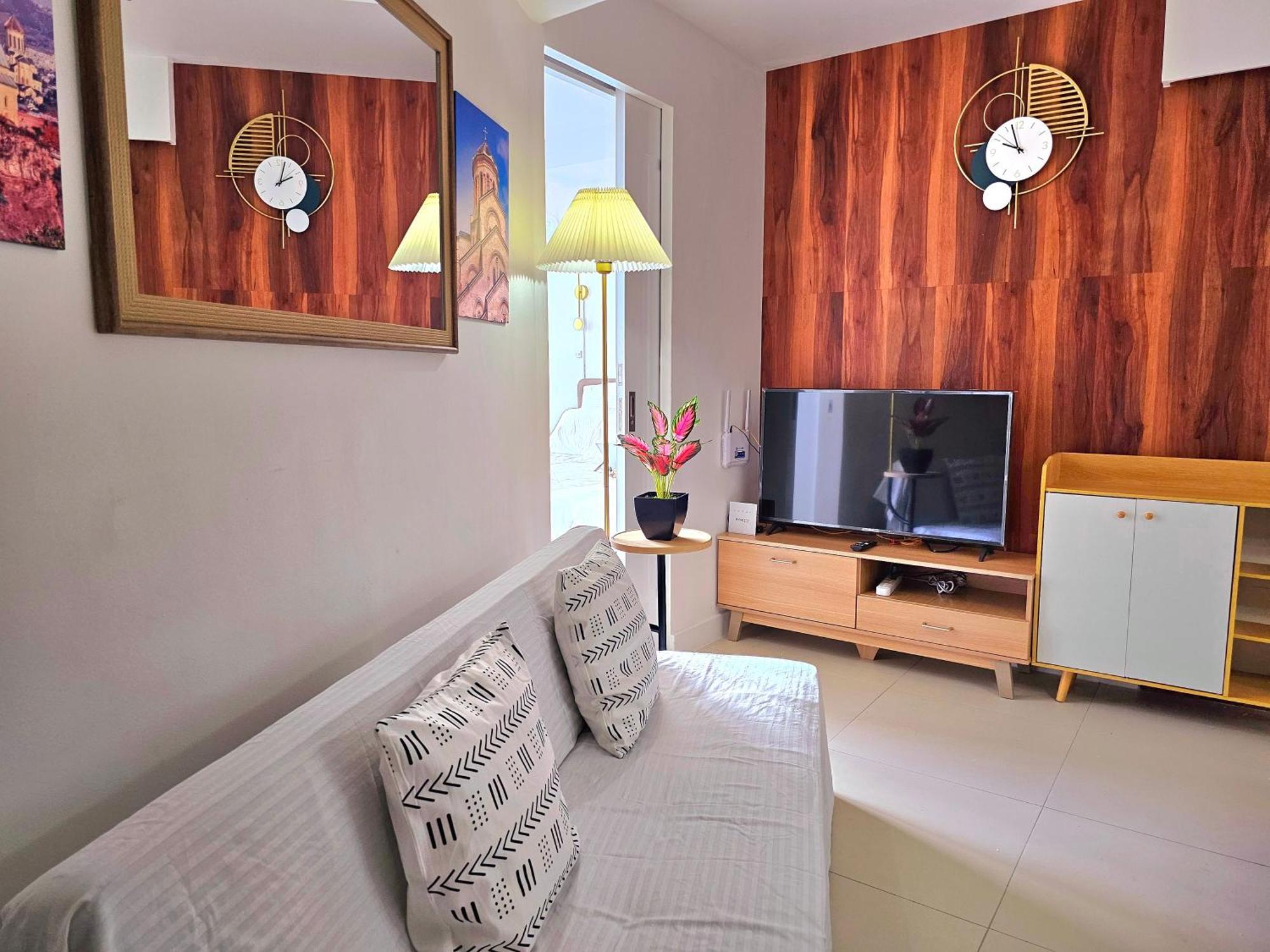 Acellyne'S Suites At The Residences At Commonwealth By Century 케손시티 외부 사진